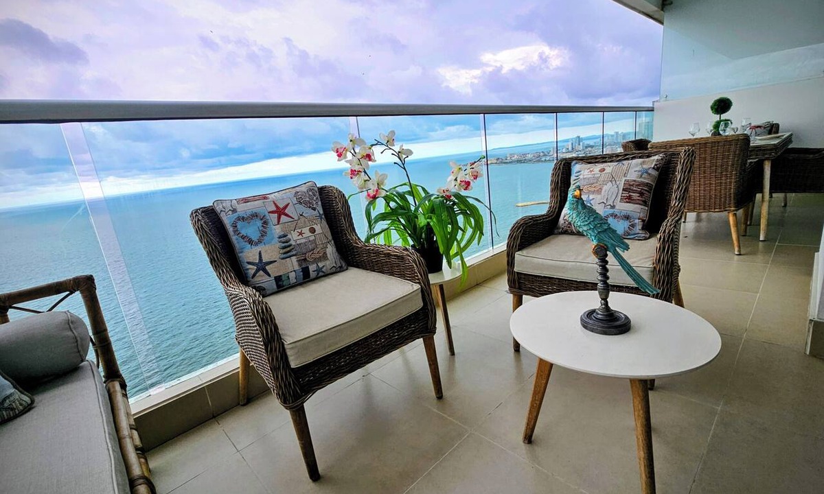 El Laguito Apartment | Spectacular beachfront apartment with pool!