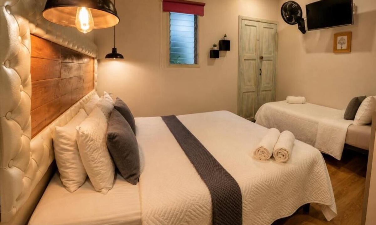 Zona Rosa Hostel | Stay La 10 Hotel