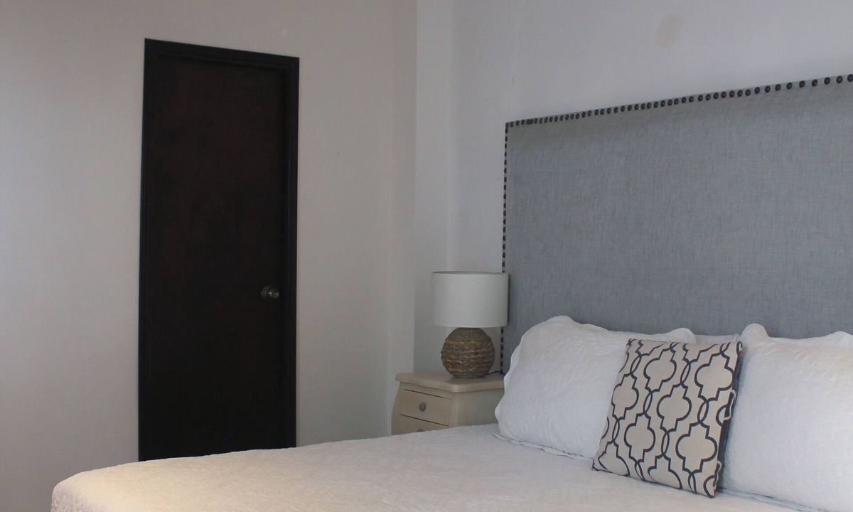 Centro House | Stunning 10 BDR House in the Heart of the old Town