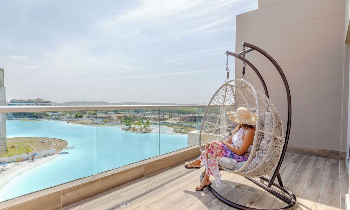 Ceballos Apartment | Stunning Lagoon View Apartment with Balcony 2BR for 6