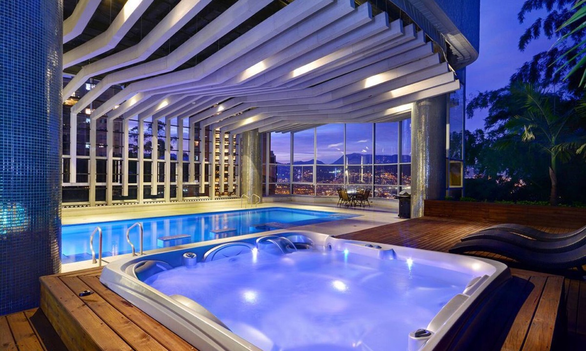El Poblado House | STUNNING PENTHOUSE WITH INDOOR HEATED POOL