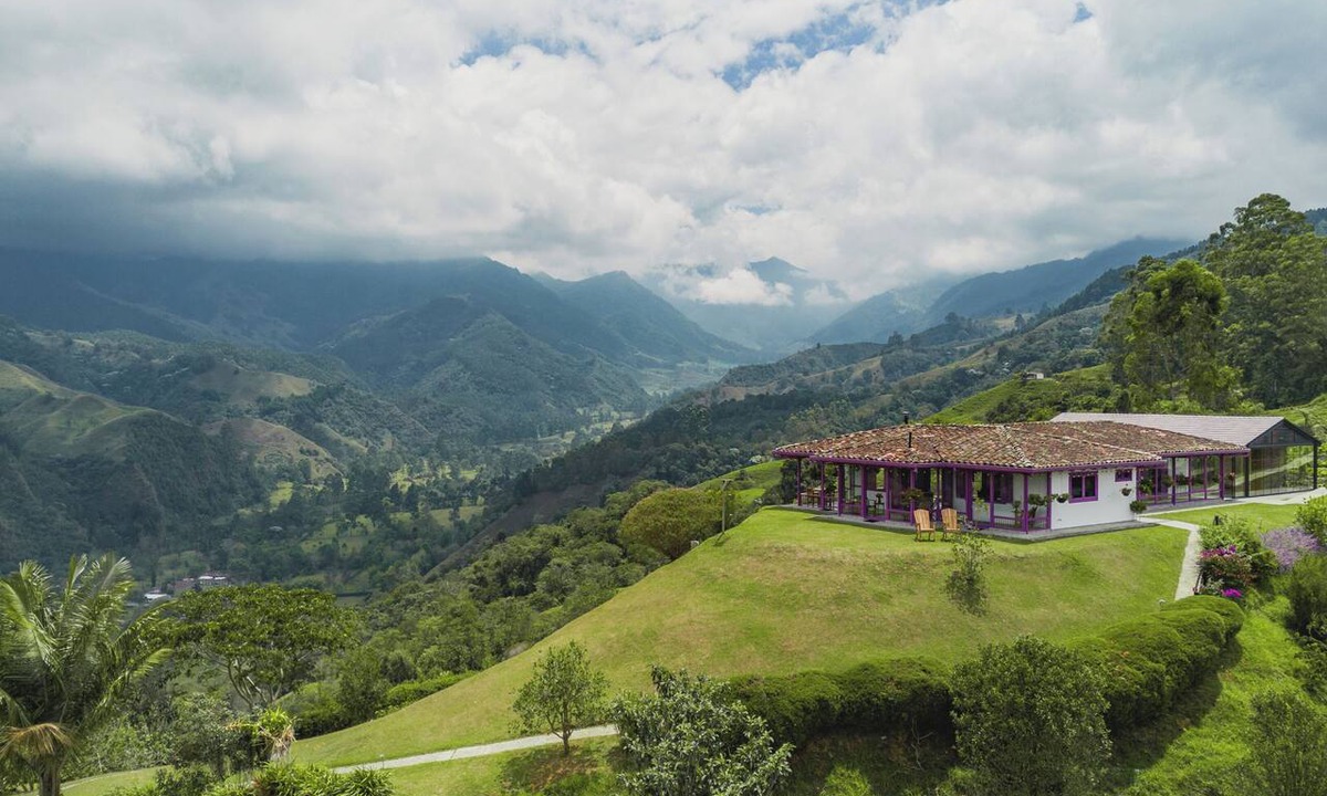 Salento House | The House in the Clouds - Luxury Home in Salento - 360° View of the Cocora Valley