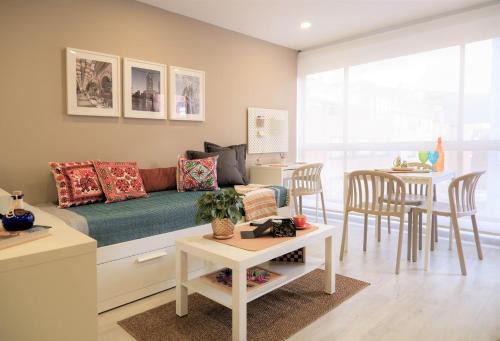Usaquen Apartment | The Petit Flat - Bright & stylish studio apartment near Unicentro