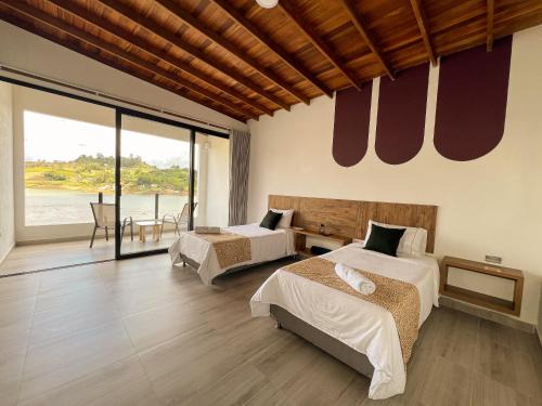 El Penol Hotel | Viajero Guatapé Hostel & Lake Club