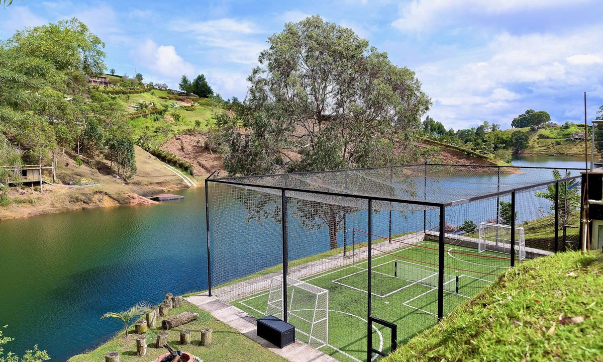El Penol Villa | Villa Camila, El Peñol, Guatapé. Your Dream All-Inclusive Colombian Villa Awaits