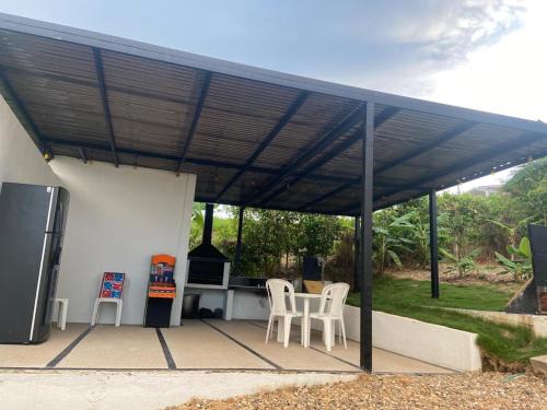 Melgar Villa | Villa lili, Carmen de Apicala condominio San Simon