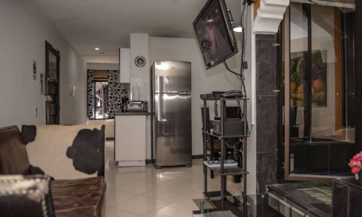 Zona Rosa Apartment | Wonderful One bedroom AC Hot Tub 2 blocks Lleras