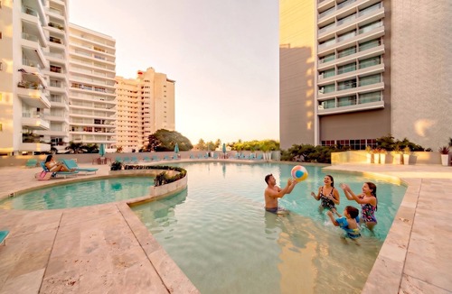 Santa Marta Apartment | 13th Floor · Mountain & Sea View · Pool · 2 min to Beach