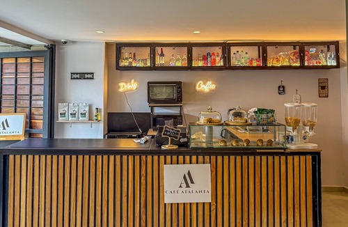 Laureles - Estadio Apartment | 2 Bedroom Apartment in the Heart of Medellín | A/C and Balcony