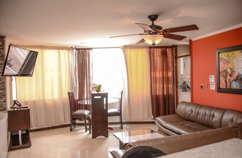 El Poblado Apartment | 2 Bedroom Hot tub security AC Lleras area