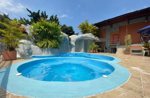 Granada Apartment | 2 Bedrooms Stylish Suite & Pool-Jacuzzi Near Granada