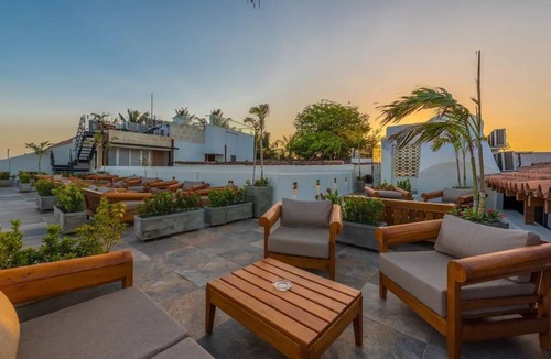 Cartagena Walled City House | 24 BR ROOFTOP POOL OLD CITY PARTY FRIENDLY