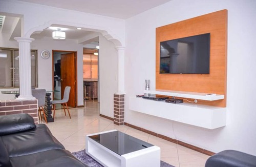 Zona Rosa Apartment | 3 Bedroom AC ALL KING BEDS HOT TUB Enclosed Patio AC 2 blocks Lleras