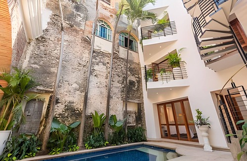 Centro House | 3 Bedroom House in the Walled City with Pool