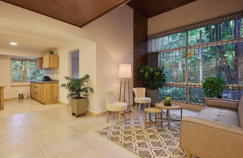 La Florida Apartment | #3 Provenza Oasis - Quiet 2BR & Nature Views