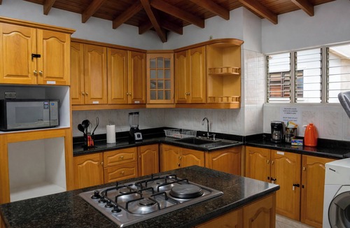La America Apartment | 302-4 Habitacion Triple con baño privado fuera de la habitacion en Coliving