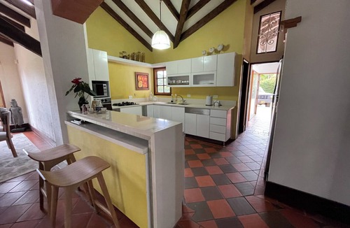 Llanogrande Apartment | 380 square meter 4 bedroom Luxury country house in Llanogrande in a 5500 squareM