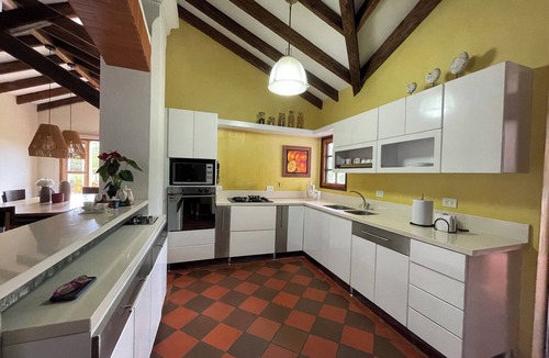 Llanogrande Apartment | 380 square meter 4 bedroom Luxury country house in Llanogrande in a 5500 squareM