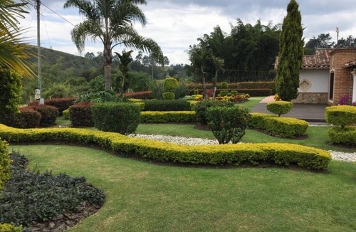 Llanogrande Apartment | 380 square meter 4 bedroom Luxury country house in Llanogrande in a 5500 squareM
