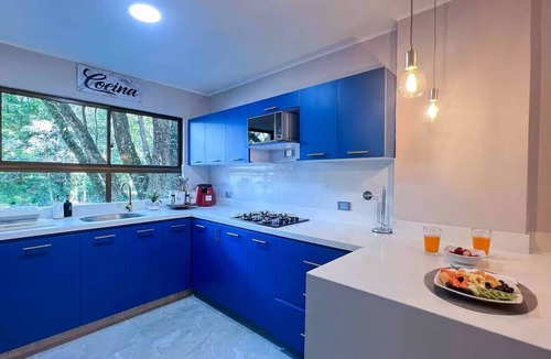 La Florida Apartment | 4-bedroom Poblado Provenza in vibrant Medellín