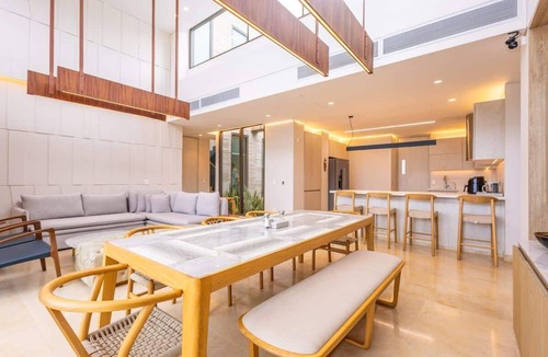 Porto Nao Villa | 4BR retreat - pool, gym and beach