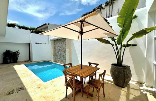 Cartagena Walled City Villa | 5-Ensuite BR Oasis: Private Pool, Breakfast Prep & Staff, Secure Location +Bonus