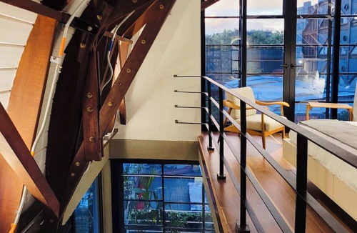 El Poblado Apartment | 6BR Designer Retreat with Jacuzzi near Provenza