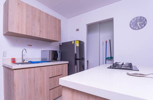 El Tesoro Apartment | 6th floor loft close to parque lleras & El Tesoro
