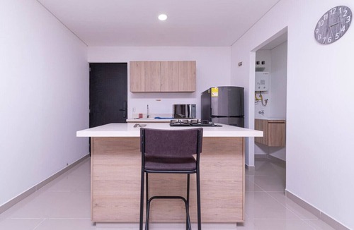 El Tesoro Apartment | 6th floor loft close to parque lleras & El Tesoro