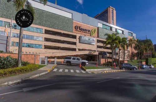 El Tesoro Apartment | 6th floor loft close to parque lleras & El Tesoro