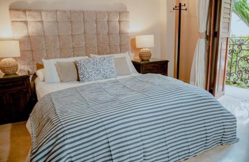 Centro House | 7BR LUXURY HOUSE inside of the walled city!