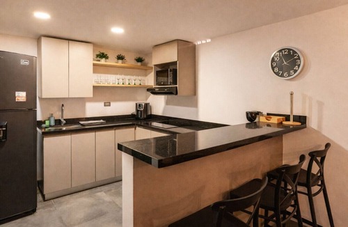 El Tesoro Apartment | 7th floor modern apartment near provenza
