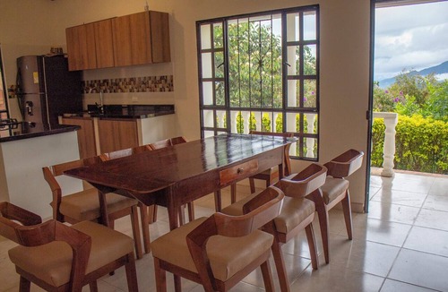 Zipacon Cottage | A peaceful country villa with incredible views