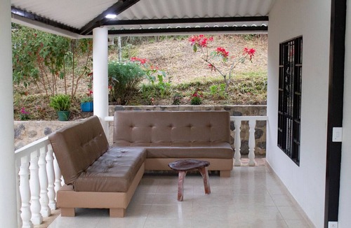 Zipacon Cottage | A peaceful country villa with incredible views
