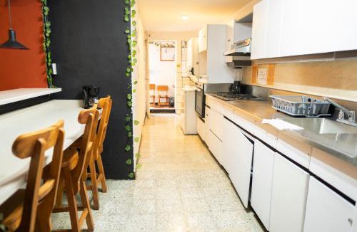 Laureles - Estadio House | Africa house-Casa Hotel Laureles-La70