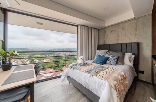 Pereira House | |Ahead| Serene Loft near airport with parking