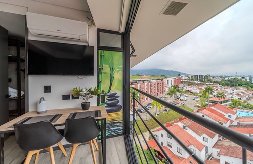 Pereira House | |Ahead| Serene Loft near airport with parking
