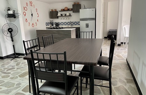 Laureles - Estadio Apartment | Amplio Apartamento en Plena Zona Rosa la 70