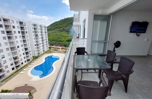 Girardot Apartment | Apartamento Aqualina Orange Octavo Piso 3 Habitaciones Vista a Piscina