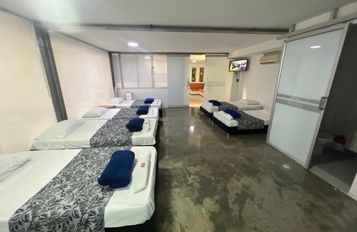 Cartago Apartment | Apartamento para grupos grandes dentro de centro comercial con frisby
