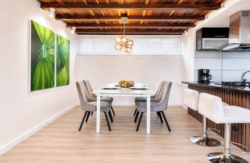 Antiguo Country Apartment | Apartamento Premium con terraza, a pasos de la Zona t/Parque 93/area 120 mts