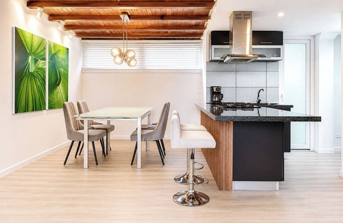Antiguo Country Apartment | Apartamento Premium con terraza, a pasos de la Zona t/Parque 93/area 120 mts