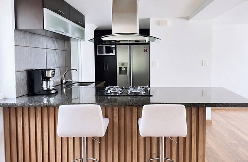 Antiguo Country Apartment | Apartamento Premium con terraza, a pasos de la Zona t/Parque 93/area 120 mts