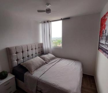 Floridablanca Apartment | Apartasuite Privado Espectacular Vista Panorámica cerca al HIC FOSCAL 3 Habitaciones