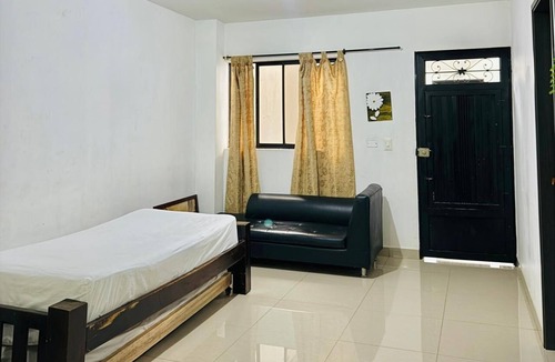 Santa Fe de Antioquia Apartment | Apartment in Santa Fe de Antioquia with Swimming Pool one block away and Air Conditioner