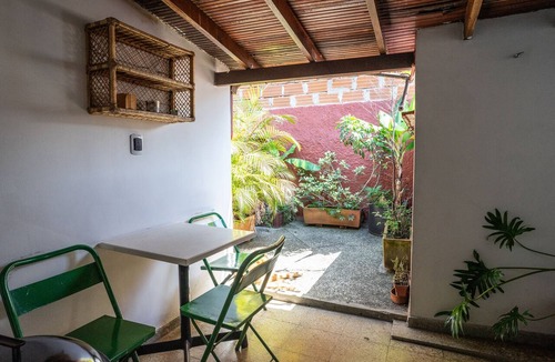 La America Apartment | Apartment in Colonial House I Laureles I Quiet Street