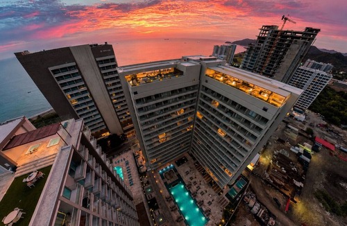 Papare Apartment | Apartment suite with ocean views in Bello Horizonte, 12th Floor
