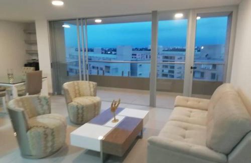 Menga Apartment | Apto Amplio & Vista a la Montaña