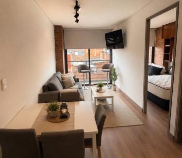 Bogota Apartment | Apto Moderno de Lujo con Balcón Amplio y Vista Urbana