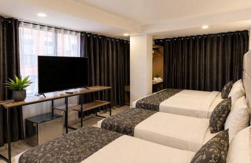 Quinta Paredes Hotel | Aw Hotel Embassy Corner - Corferias, Embajada EEUU & Vive Claro